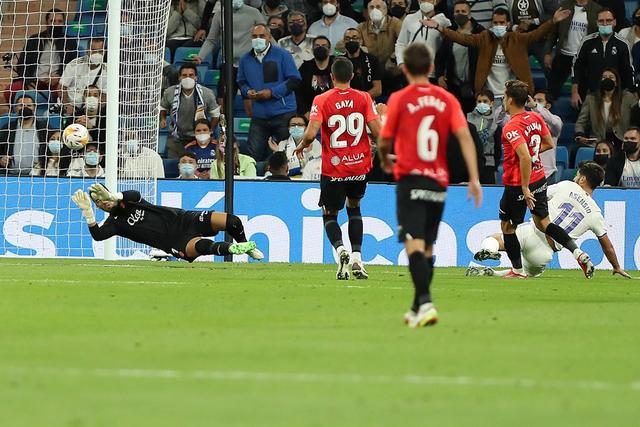 杨瀚森14+15青岛惜败首钢 范子铭14分雷蒙16分