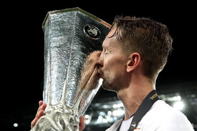 网易&大郅的故事:退役后泪崩