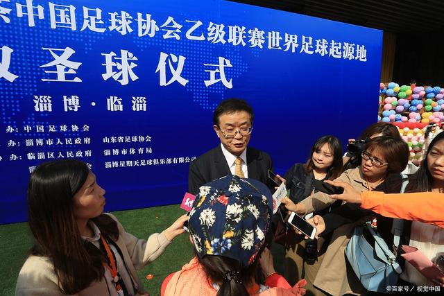 2026十堰马拉松鸣枪开跑 上万跑者领略“山水车城”